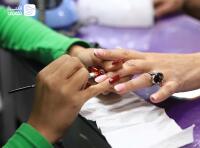 لمینت و کاشت ناخن