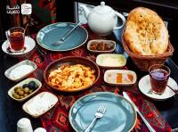 بوفه آزاد صبحانه در خانه سنتی ماه منیر